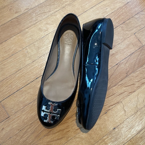 Tory Burch Everly Patent Black Flats - Picture 6 of 6